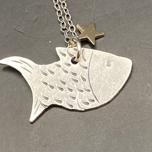 Signed JSW Sterling Silver Fish 10k Solid Gold Star Charm Pendant Necklace - Picture 3 of 8